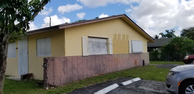 3 of 6 - 5641 Nw 15th St, Lauderhill, FL