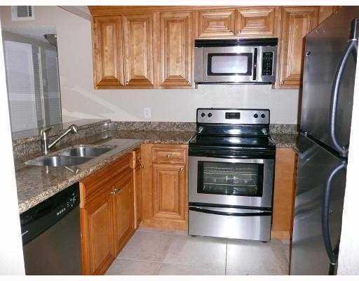 2 of 6 - 1465 W Lake Crystal Dr #g, West Palm Beach, FL