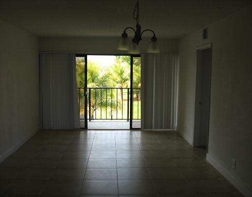 4 of 6 - 1465 W Lake Crystal Dr #g, West Palm Beach, FL