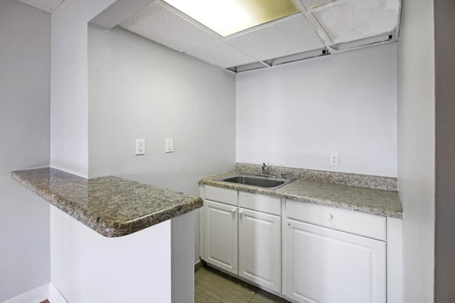 5 of 12 - 5455 N Federal Hwy #q, Boca Raton, FL