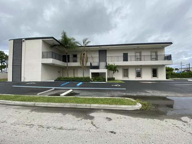1 of 18 - 3141 S Military Trl #202, Lake Worth, FL