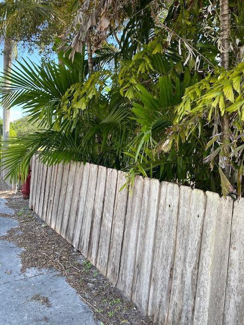 3 of 9 - 3045 N Federal Hwy, Boynton Beach, FL
