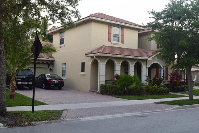 1 of 27 - 132 N Via Isabela N, Jupiter, FL