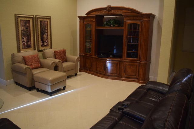 3 of 27 - 132 N Via Isabela N, Jupiter, FL