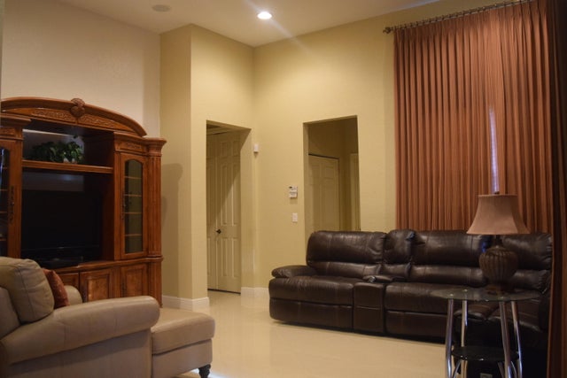 4 of 27 - 132 N Via Isabela N, Jupiter, FL