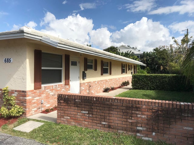 1 of 8 - 685 Glouchester St #s, Boca Raton, FL