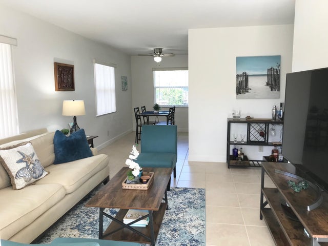 3 of 8 - 685 Glouchester St #s, Boca Raton, FL