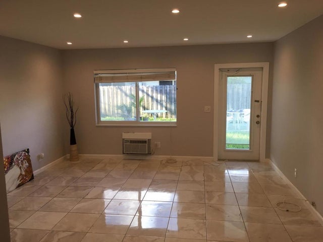 4 of 16 - 301 E Mcnab Road #103, Pompano Beach, FL