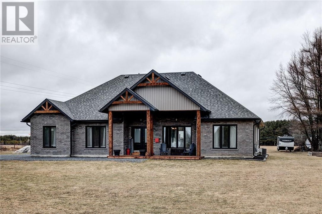 Photo of Listing #2101551