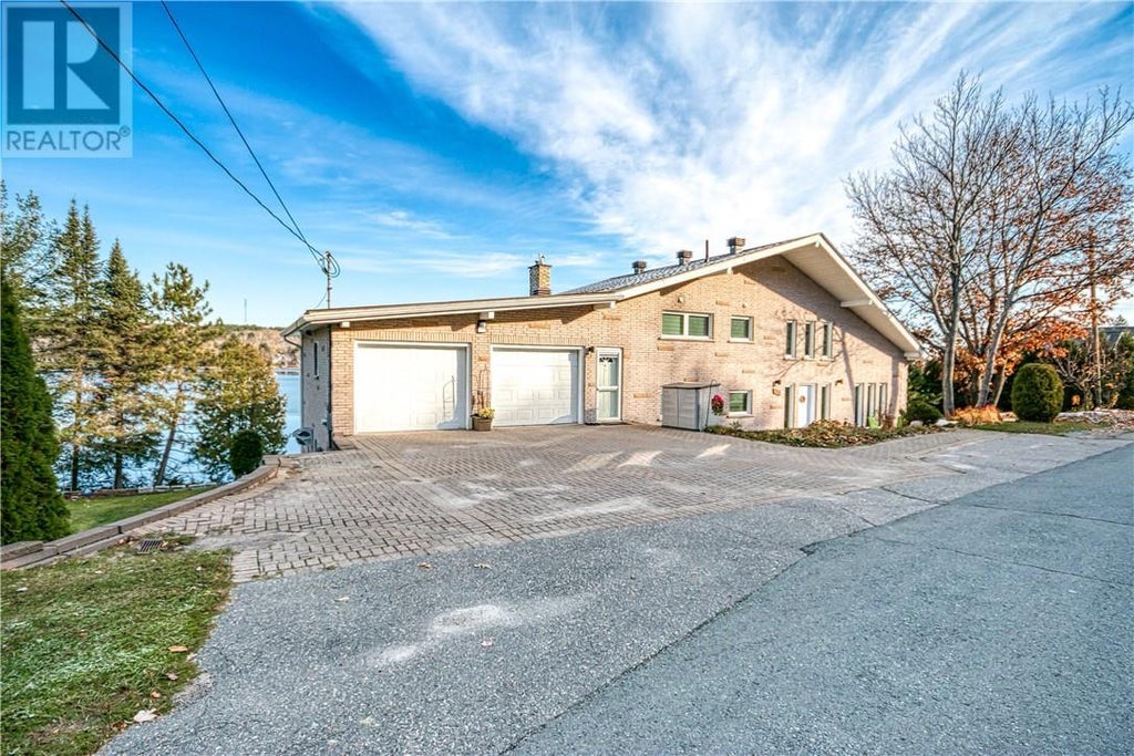 Photo of Listing #2108843