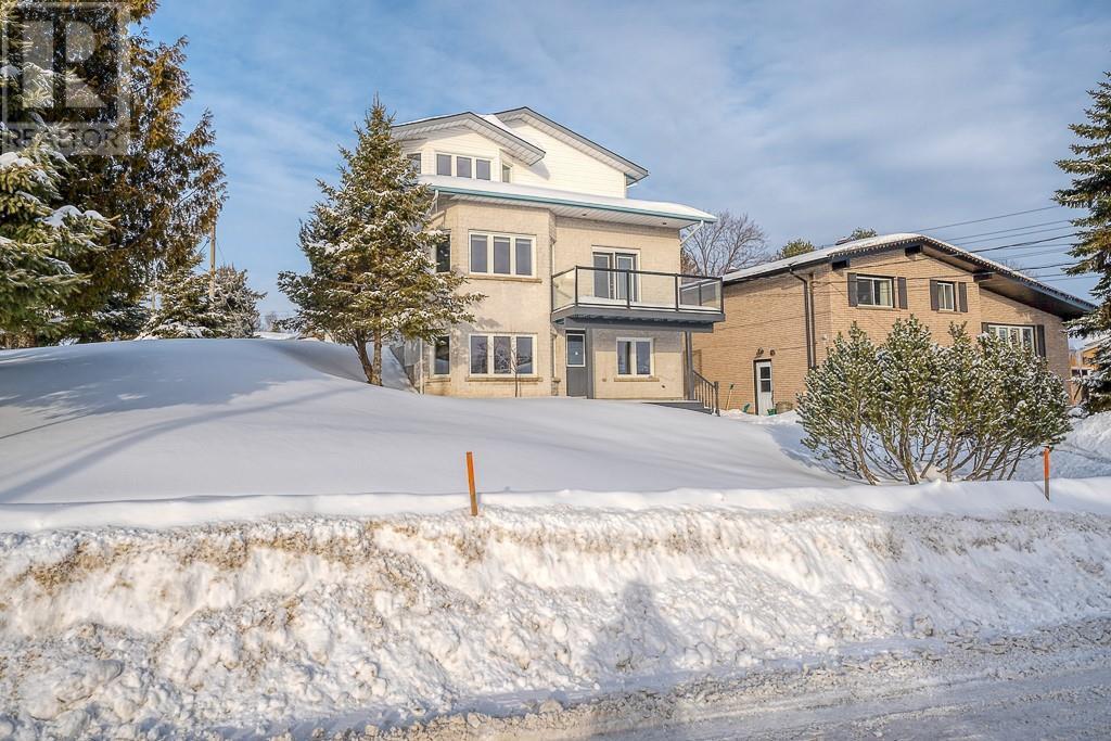 Photo of Listing #2109544
