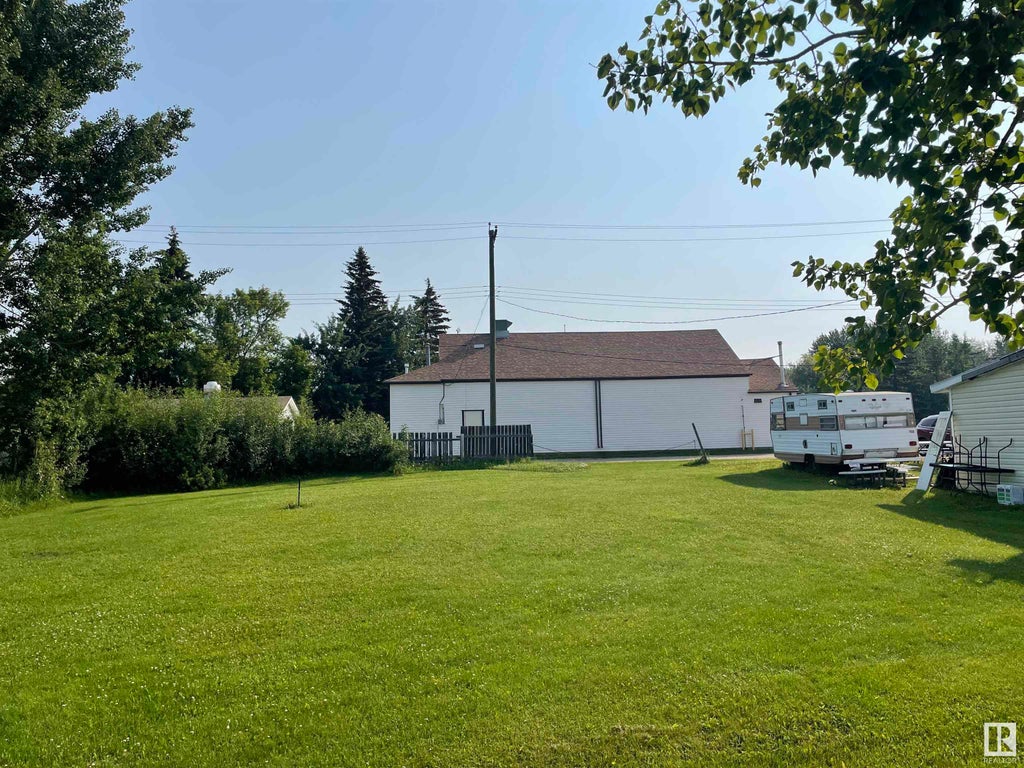 5614 Lake Dr, Rural Wetaskiwin County Property Listing MLS® E4349000