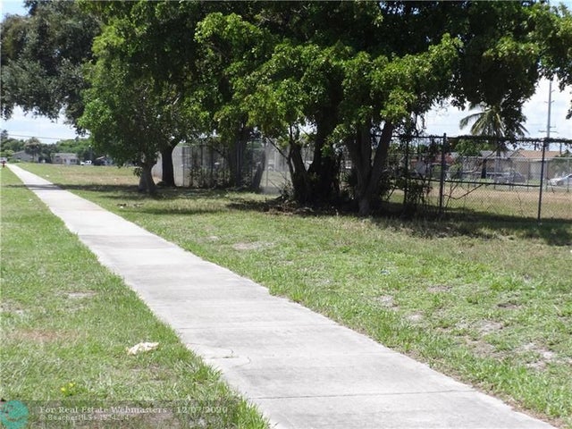 3 of 7 - 800 Nw Dixie Hwy, Pompano Beach, FL