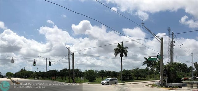 2 of 8 - 3990 Griffin Rd, Hollywood, FL