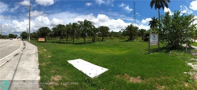 3 of 8 - 3990 Griffin Rd, Hollywood, FL