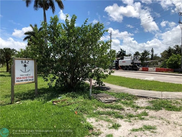 4 of 8 - 3990 Griffin Rd, Hollywood, FL