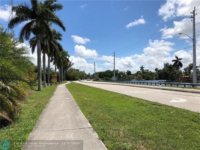 5 of 8 - 3990 Griffin Rd, Hollywood, FL