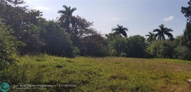 3 of 3 - 450 136th St, North Miami, FL