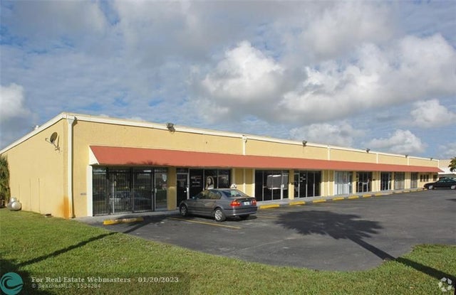 3 of 5 - 1601 Nw 38th Ave, Lauderhill, FL
