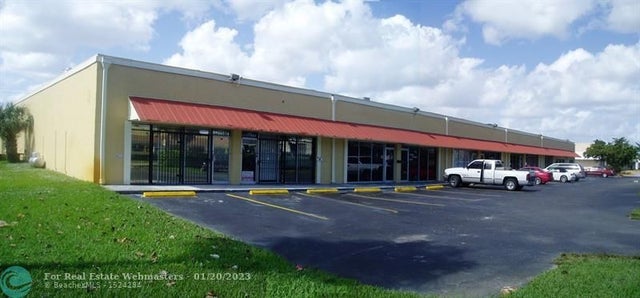 4 of 5 - 1601 Nw 38th Ave, Lauderhill, FL