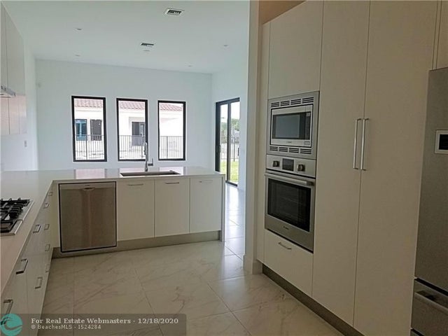 4 of 9 - 5939 Brookfield Circle West 5939, Hollywood, FL