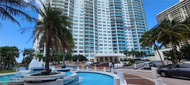 20201 E Country Club Dr 2303, Aventura