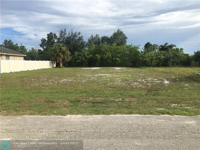3 of 4 - 514 Sw Lakota Ave, Port St. Lucie, FL