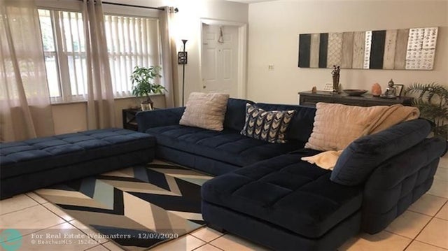 3 of 8 - 9011 Nw 33rd St W, Coral Springs, FL