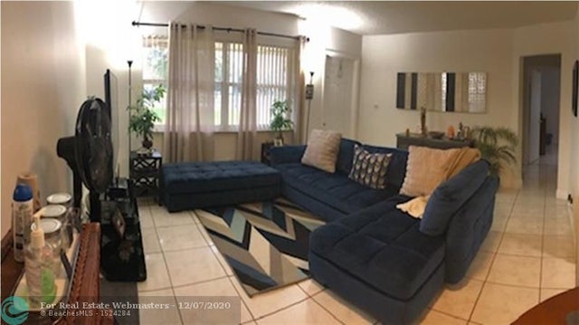4 of 8 - 9011 Nw 33rd St W, Coral Springs, FL