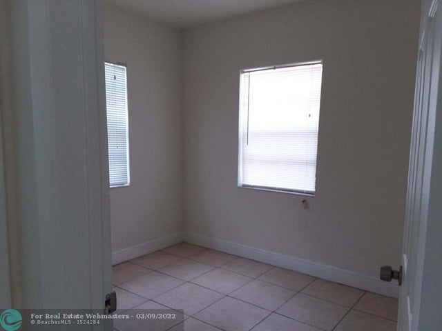 4 of 8 - 700 Nw 14th Ter 4, Fort Lauderdale, FL