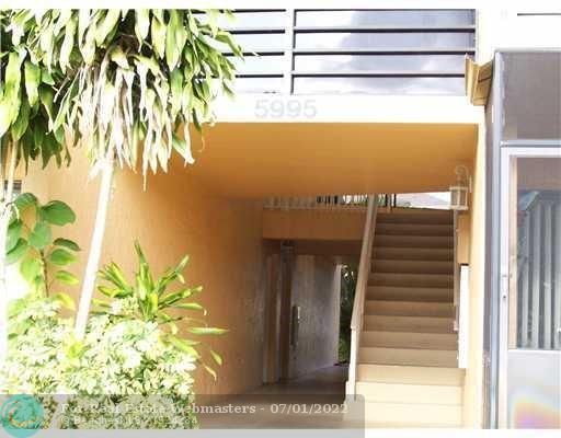 4 of 23 - 5911 Washington St 102, Hollywood, FL