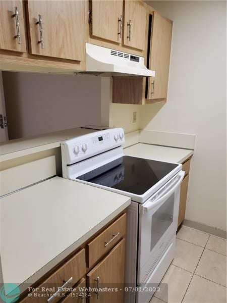 5 of 23 - 5911 Washington St 102, Hollywood, FL