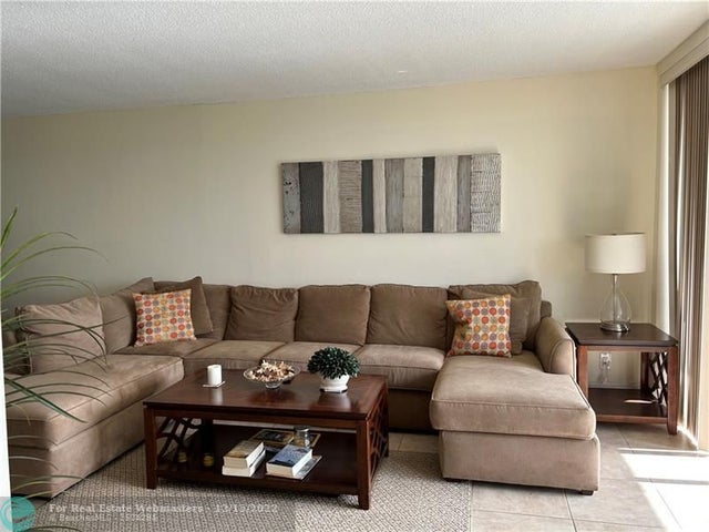 1 of 15 - 3150 N Course Ln 507, Pompano Beach, FL