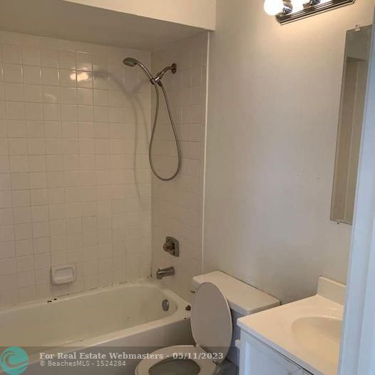 5 of 10 - 2714 N Nob Hill Rd, Sunrise, FL