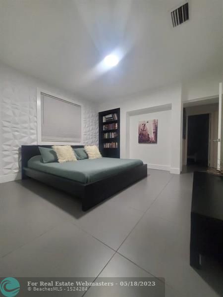 4 of 12 - 200 Sw 3rd Ave, Hallandale, FL