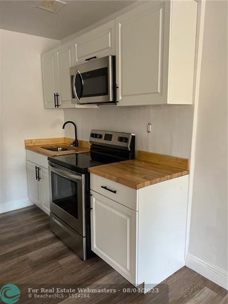 1 of 8 - 1630 N Dixie Hwy 3, Fort Lauderdale, FL