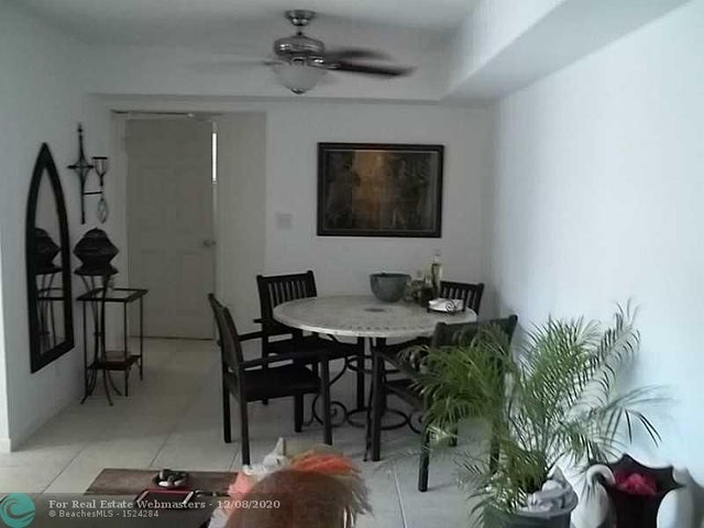 2 of 32 - 5910 Morningstar Cir 202, Delray Beach, FL