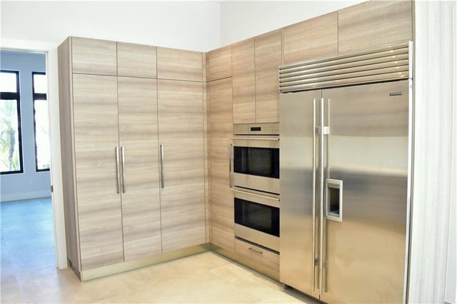 5 of 17 - 5716 Ashwood Cir, Hollywood, FL
