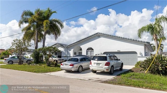 3 of 17 - 4031 Ne 27th Ter, Lighthouse Point, FL