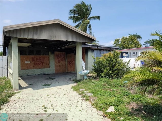 1 of 3 - 2807 Nw 4th Ct, Pompano Beach, FL