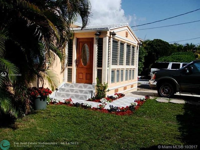 9324 Abbott Ave, Surfside