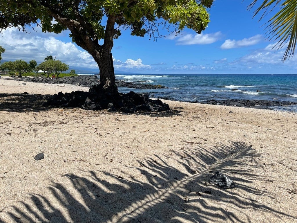 Kailua Bay Resort 755669 Kuakini Highway 4206 in LANIHAU 1ST