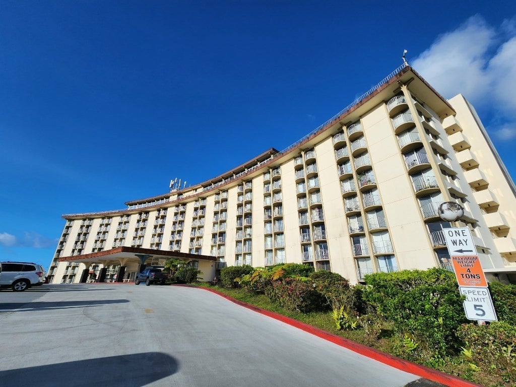 HILO LAGOON CENTRE 101 Hilo Lagoon Centre 417 in MLS® 670054 For Sale