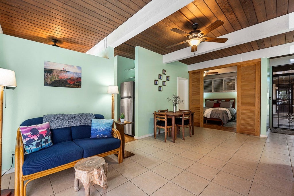 Kona Mansions V 755873 Walua Rd 102 in MLS® 703000 For Sale 429,000 in North Kona, Hawaii