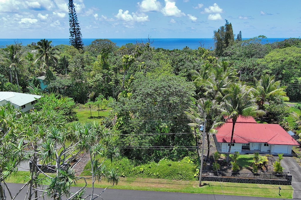 Maiko St in HAWAIIAN SHORES RECREATIONAL ESTATES MLS® 668965 For Sale