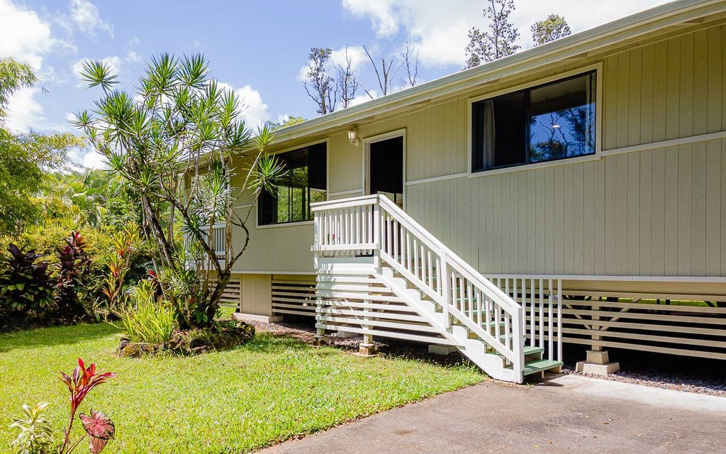 151678 17th Ave in HAWAIIAN PARADISE PARK MLS® 703703 For Sale