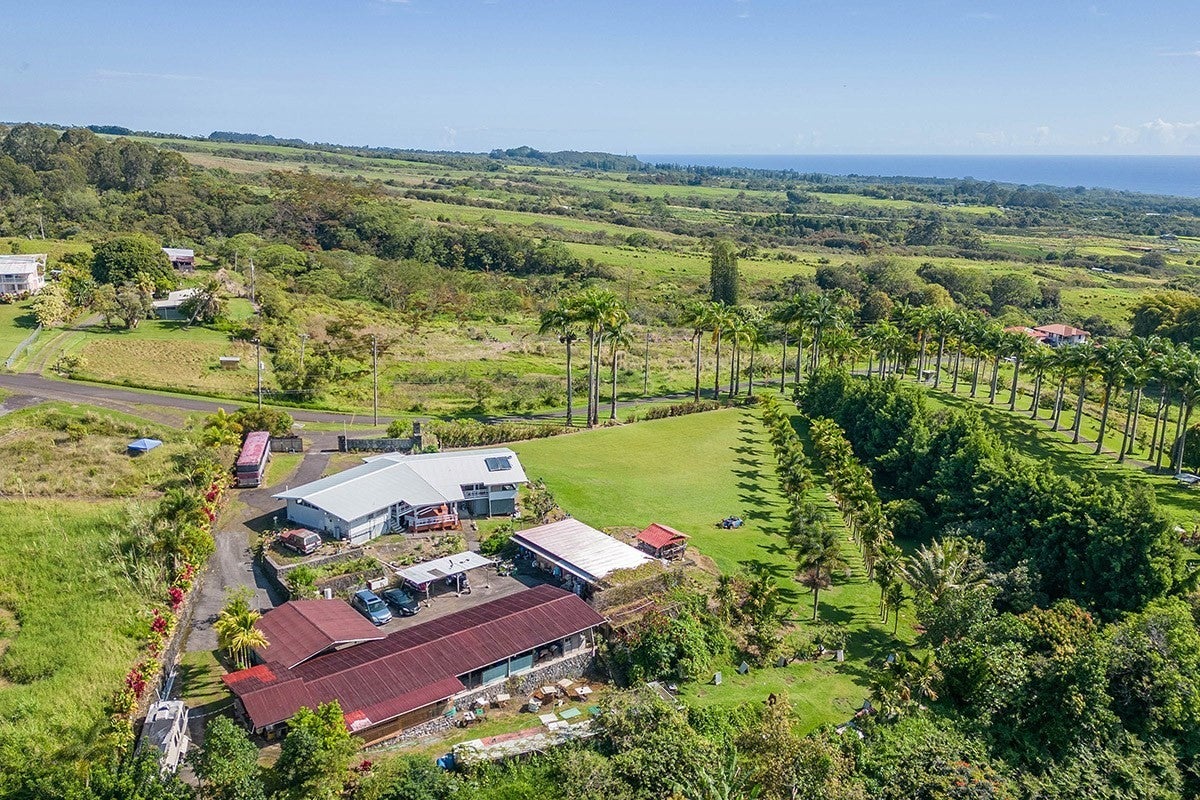 Call 8082982030 For Sale a 3 Bed 2.00 Bath 1609 Square Foot