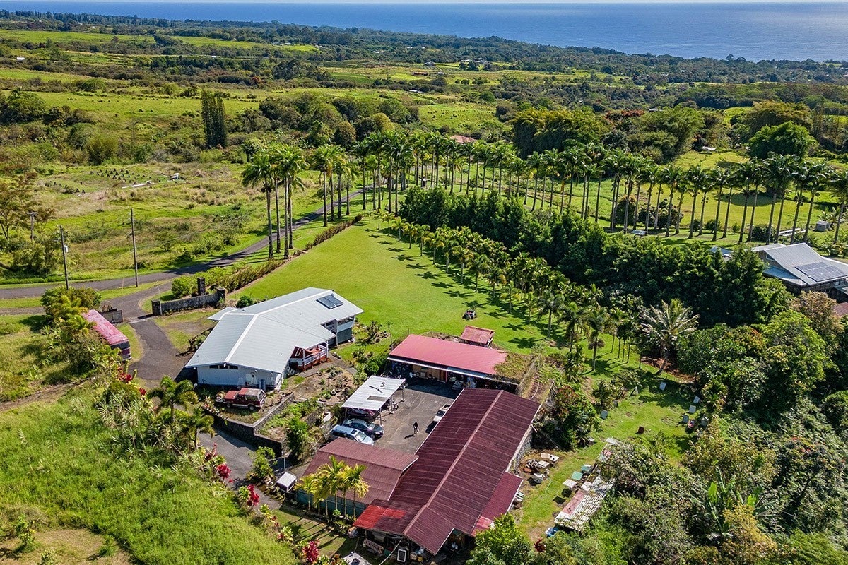 Call 8082982030 For Sale a 3 Bed 2.00 Bath 1609 Square Foot