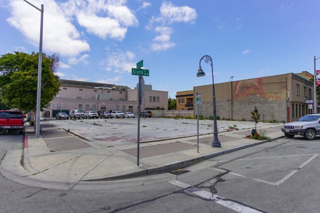 211 6th St, HOLLISTER