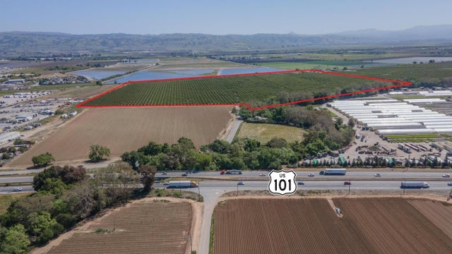 275 Bolsa Rd, GILROY